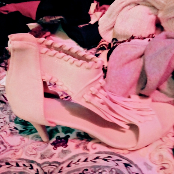 high heels - Picture 3 of 3